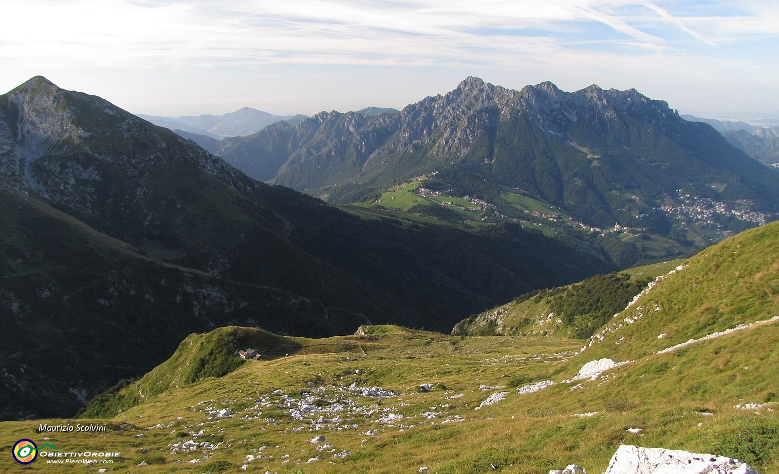 07 Il tipico panorama nel primo tratto del 244....JPG